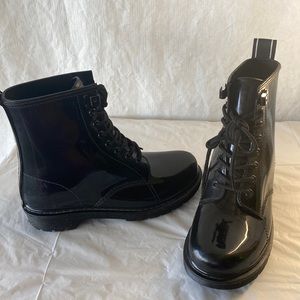 Michaela Kore Black boots girls